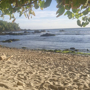 Pantai Mesra by bet milo, Karent Franis, Frans Bimbo