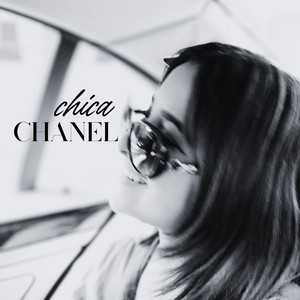 Chica Chanel by Nikoletta