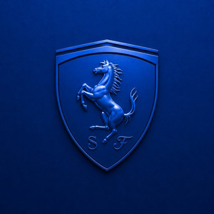 Blauer Ferrari by Dian Vegas