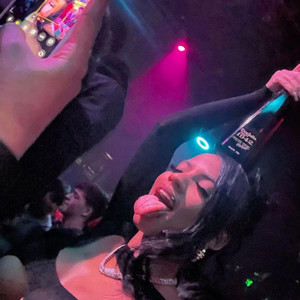 Internet Bastard - mood