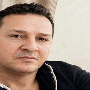 Când mă uit în urma mea by Costel Danalache
