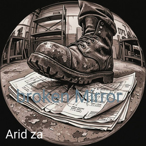 Broken mirror by Arid za