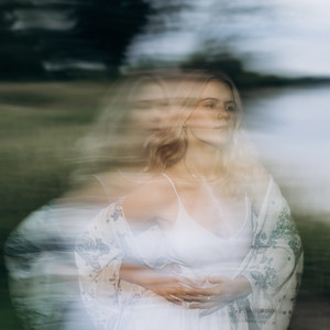 Julia Romanyuk — Niech Dusza Krzyczy