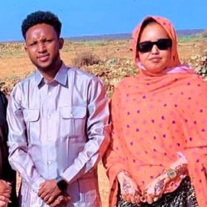 Axmed Eesh Calaa Official - Cabdi Wali & Ubax "birr"