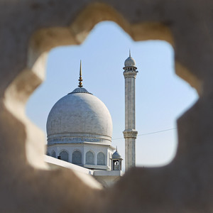 علي عمر الغامري - إذ ما هي إلا أيام قليلة ويدخل علينا هذا الشهر الكريم