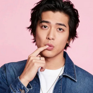 World Linton - Kiss Me