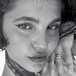 Natali Dashti - התבודדות כועסת