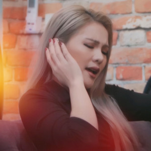 จบสวย by ฐา ขนิษ