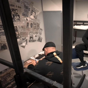 Carlos Zsolnay - Carlos - Hallod anyám (feat. Wes Gotti)