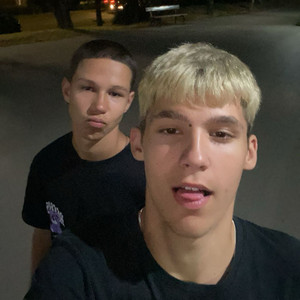 Univerzalny - Tu Negdje (Buba)