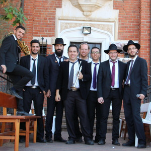 Shluchim Medley by Yoni Eliav, Simche Friedman, Mendi Jerufi