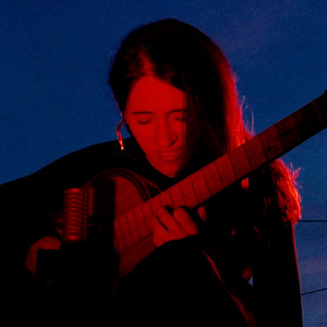 Cada vez que te veo lo entiendo (en directo - extendida) by Amaia Miranda