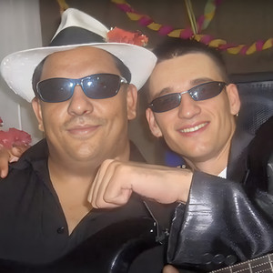 CSÓRÉ BÉLA - Kis házikó kőből van kirakva