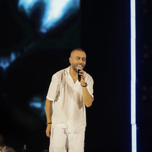 تسلم - تامر عاشور من مهرجان العلمين - Live