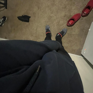 bebeonnat - Stranger (feat. Jay.Havinn)