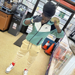 Yehh by Flym9neyc0untup