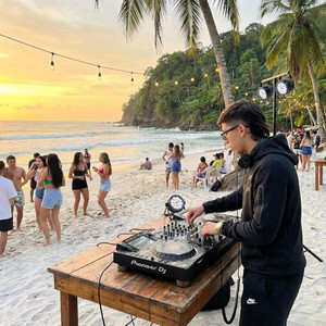 Bajo las olas by DJ KIMICH