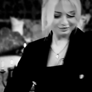 Ani Bakhtadze - Şimdi
