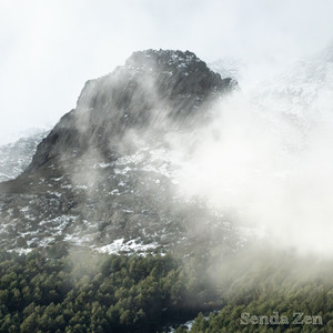 Resplandor en la Cumbre by Senda Zen