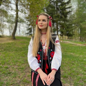 FRAU LILI - Паска на носі , вікна не миті