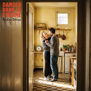 Danser dans la cuisine by Pauline Delmas
