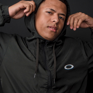 MC LEON Feat. DJ ARANHA - Tu Quer de 556 ou 762