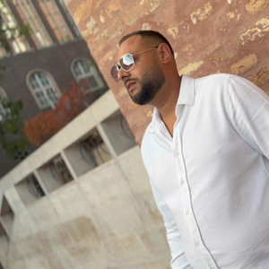 MADY - AZ ELSŐ CSÓK