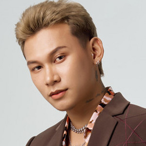 Mo Vanthida - ថ្ងៃដែលរង់ចាំ