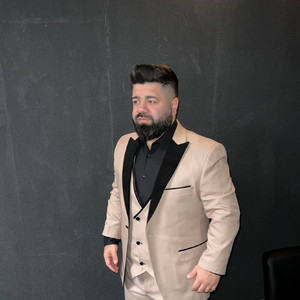 Here Male by Malek Samo