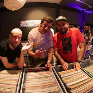 Wer bleibt?! by Bambägga, George 33, Tony Crisp, Scratch Dee