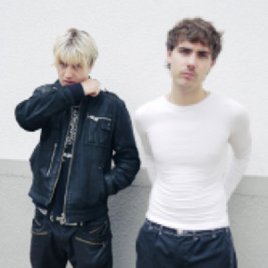 unten by Wavy, Kail Parker