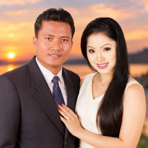 ក្រមុំខ្មែរលើ by ទូច ស៊ុននិច, សៅ ប៊ុនធឿន