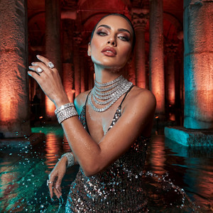 Istanbul Tears by Neon Orient