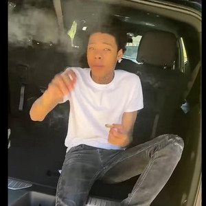 Enjoying LA by raqtv, fullychop59