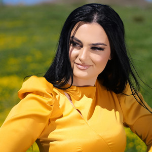 Elvira Fjerza - Elvira Fjerza (Lum kush merr vajzen malesore)