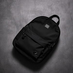 Mochila Negra by Lil Petsche