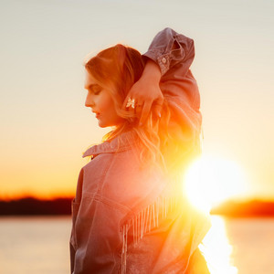 Ei tähän hetkeen huomenna oo paluuta by IDALIIA