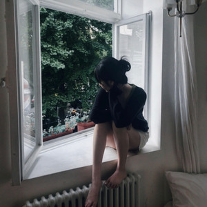 A Crevice in Summer by eJe