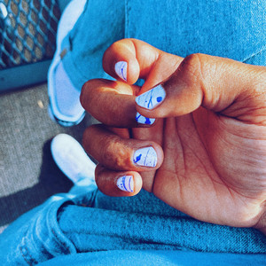 Portada de BLUE NAILS