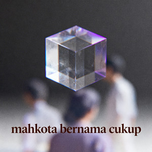 mahkota bernama cukup by Lulu almaknun
