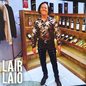 A Fila by Lair Laio