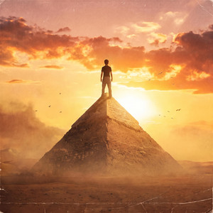 Piramide by Mikes