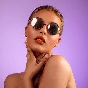 Linnea Lakin - Midnight Confessions