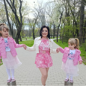 Loredana Constantin - Am pe lume doua fete