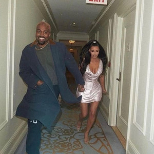 Got Honeys Tryna Pull Up On Me