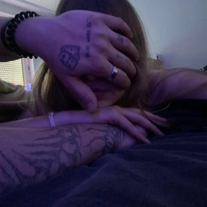 tattoo on my wrist by Scails, 晨稀