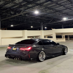 Damn Right by kk8, Lunarrr