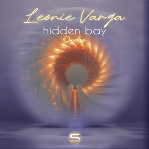 Hidden Bay - Ondas by Leonie Varga