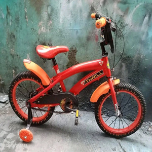 Daniel Alvares - Miss Is Embarrassed to Look Away from Me