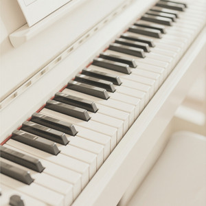 Aurelio Roob - White Keys